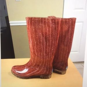 Toms Cabrilla rain boots red herringbone size 7